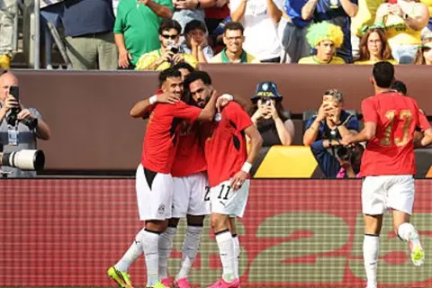 بنفس الهدية.. زيكو "المصري" يتعادل للفراعنة أمام البرازيل (فيديو)